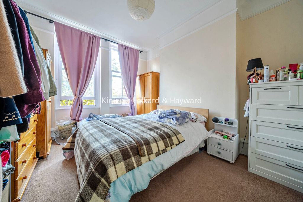 Property photo 3 of 8 Picture No. 24