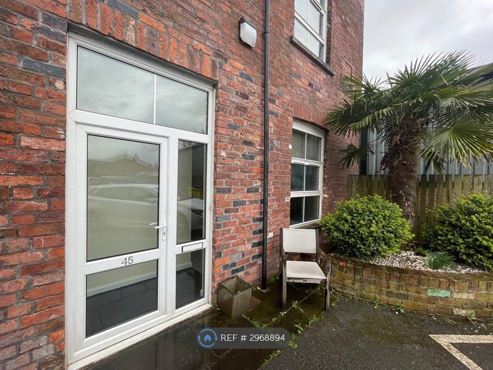 Property photo 2 of 16 Entrance