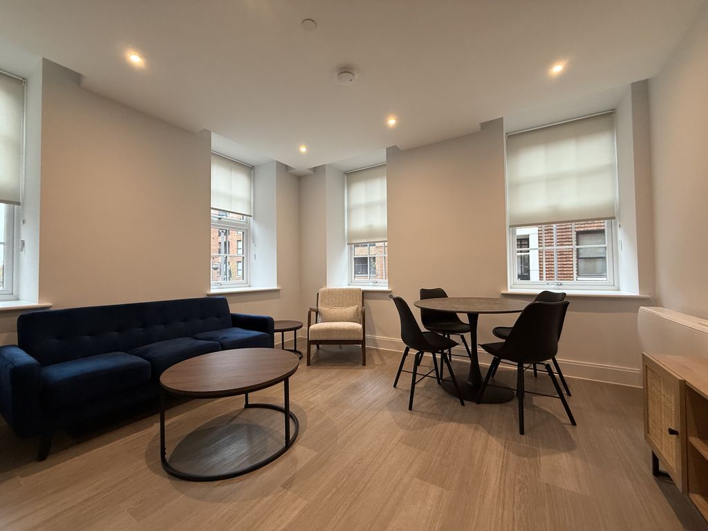 2 bed flat for saleSlough SL1 photo 5