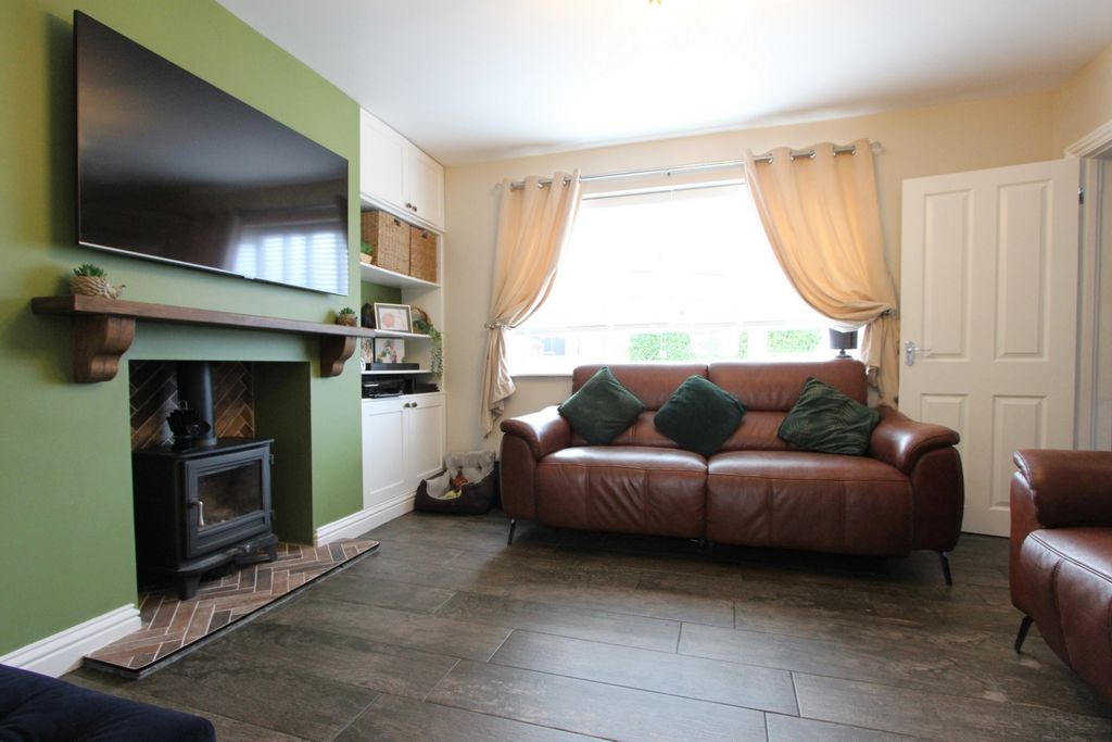 Property photo 3 of 17 Photo 10