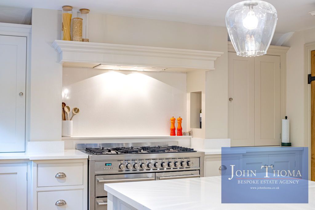 Additional image 16 of 6 bed property to rentMarshalls Barn, Woodside, Epping CM16