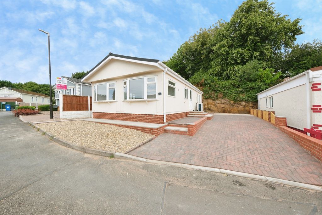 Property photo 1 of 12