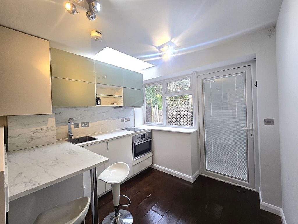 Property photo 2 of 7 Gallery