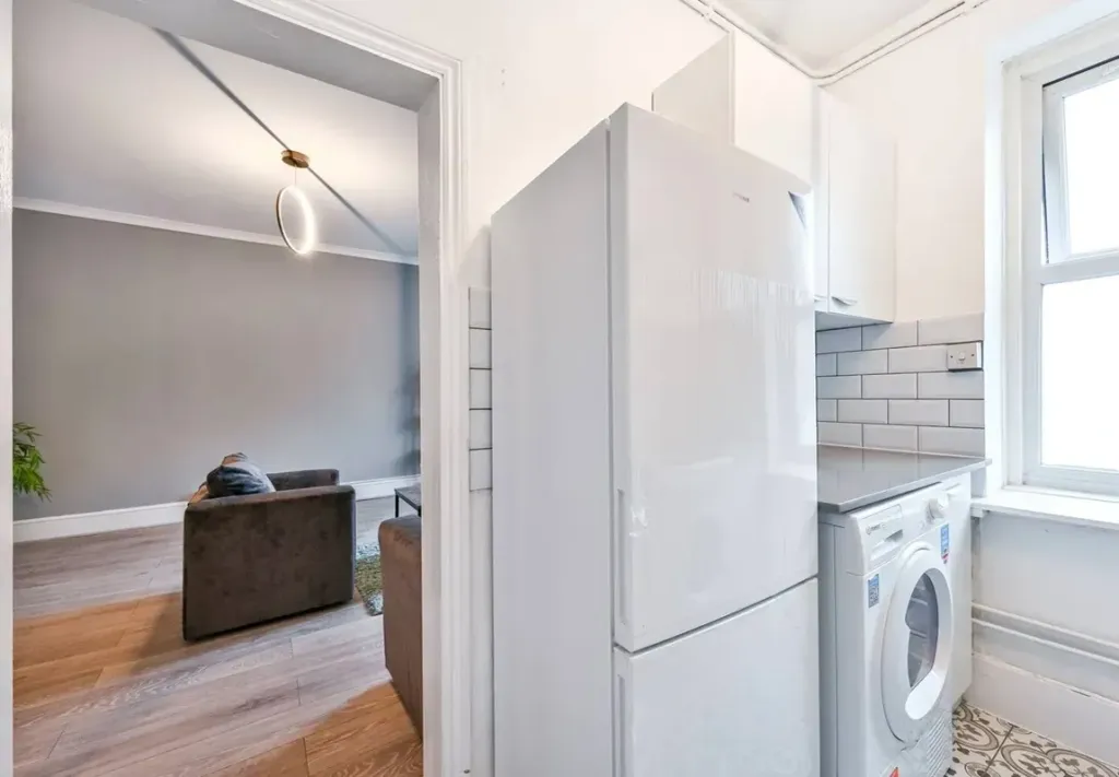 Property photo 3 of 6