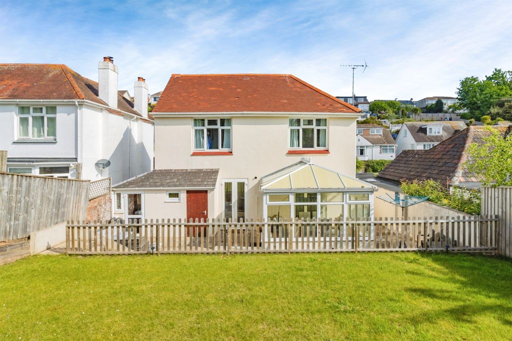 Property photo 1 of 18