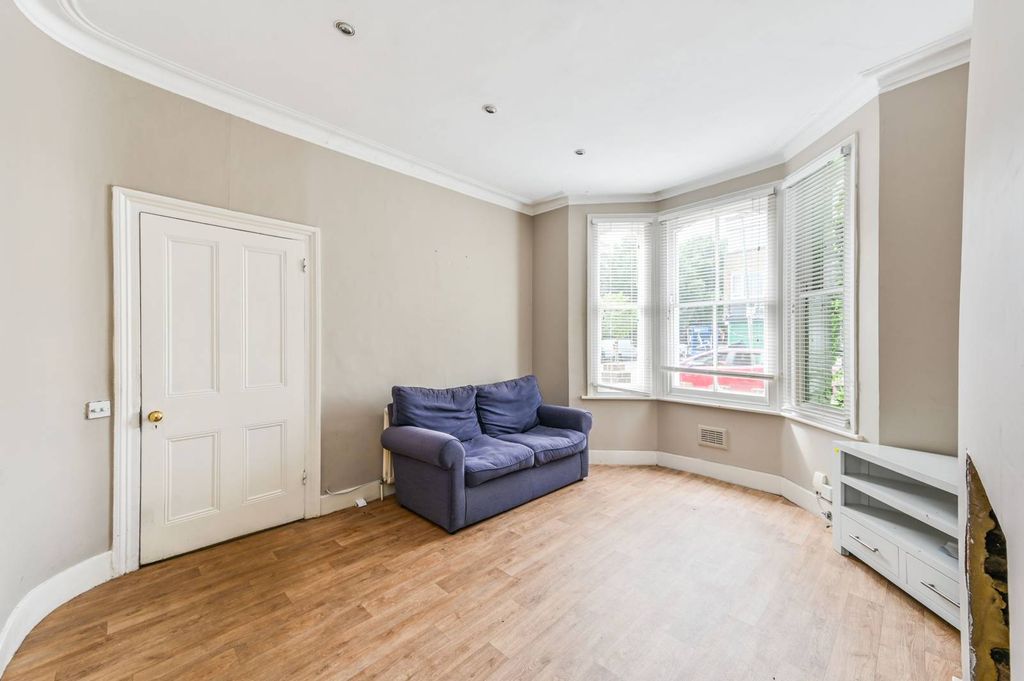 Property photo 3 of 13