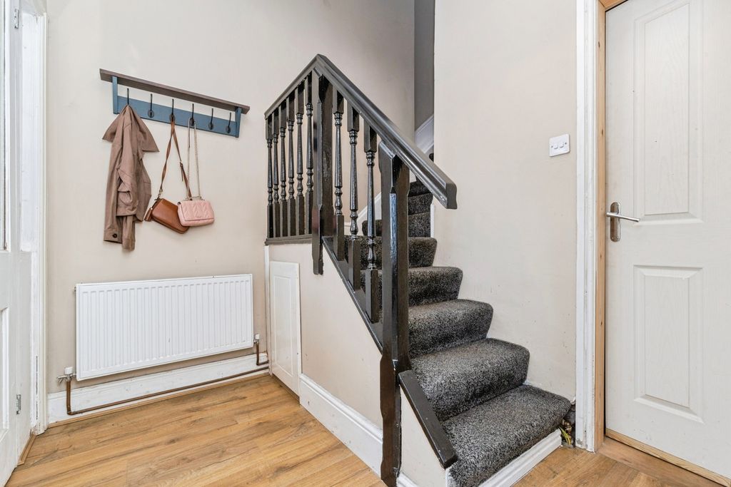 Property photo 3 of 18 Pbox-Img.Jpg