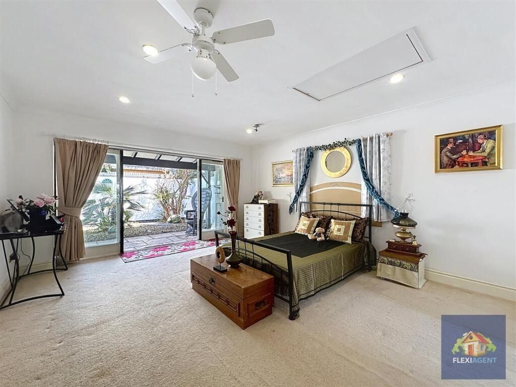 Property photo 3 of 51 4307884