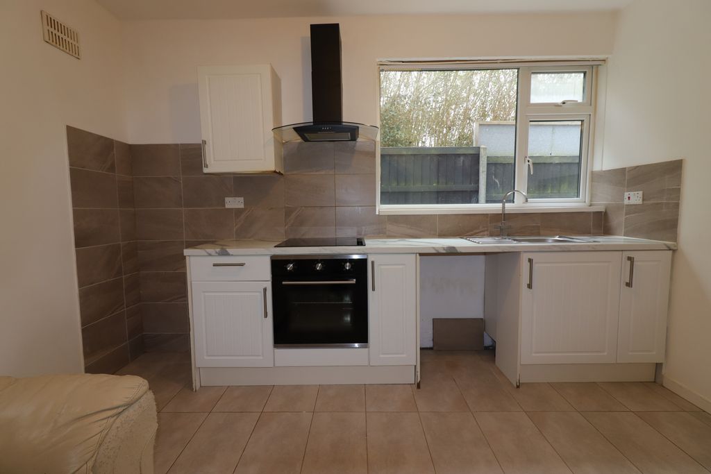 Property photo 3 of 8 Gallery