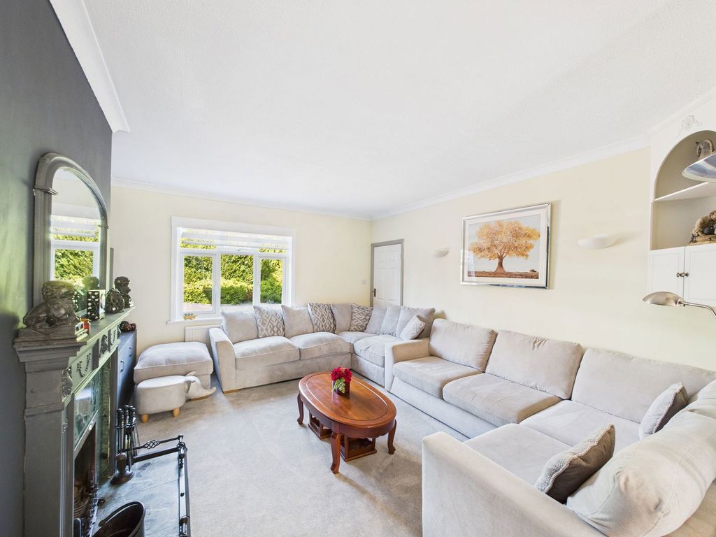 Property photo 3 of 27