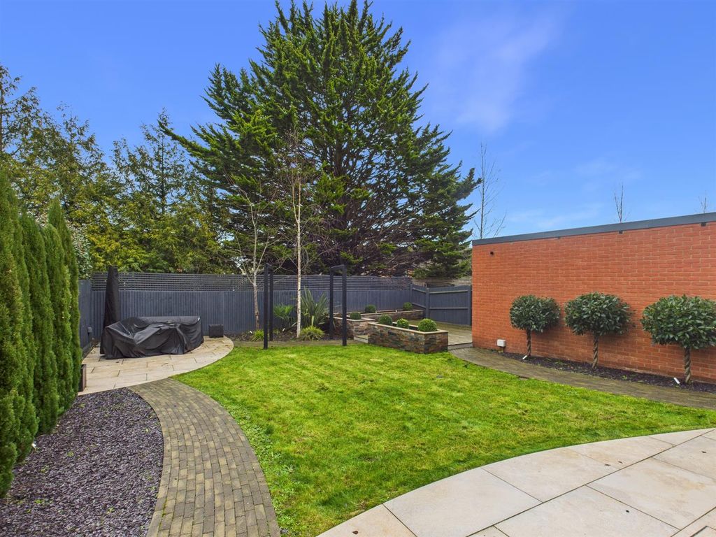 Property photo 3 of 21