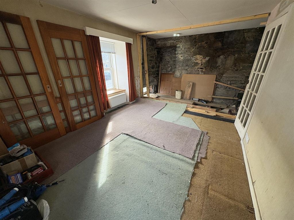 Property photo 3 of 8 Room 1