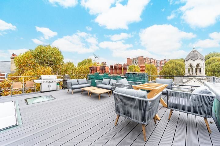 Property photo 3 of 7 Terrace