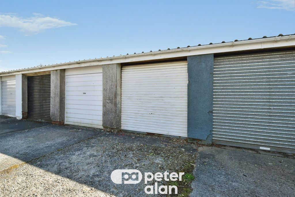 Property photo 3 of 19