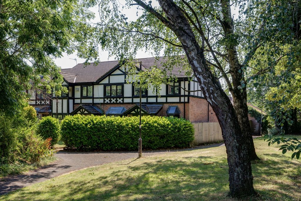 Property photo 2 of 28