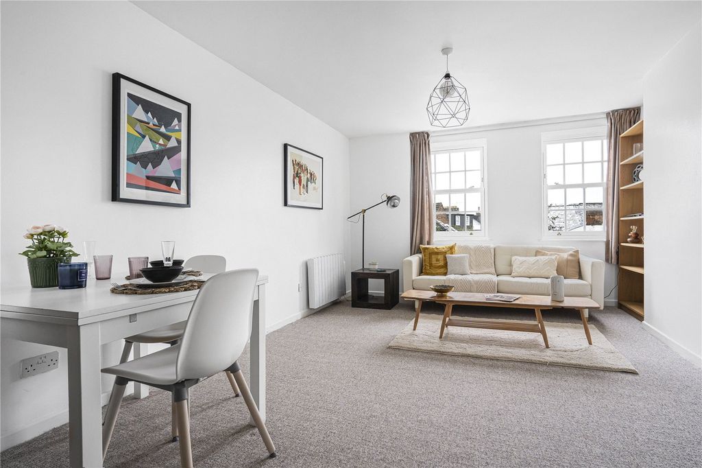 Property photo 2 of 12 Picture No. 37