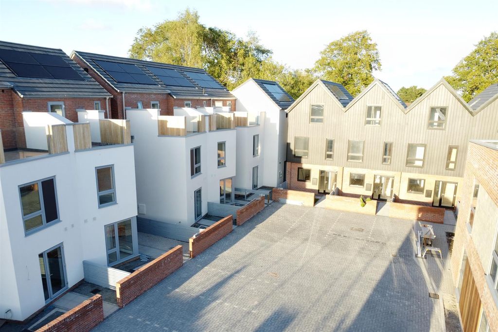 Property photo 1 of 16 4,5,6 Old School Walk.Jpg