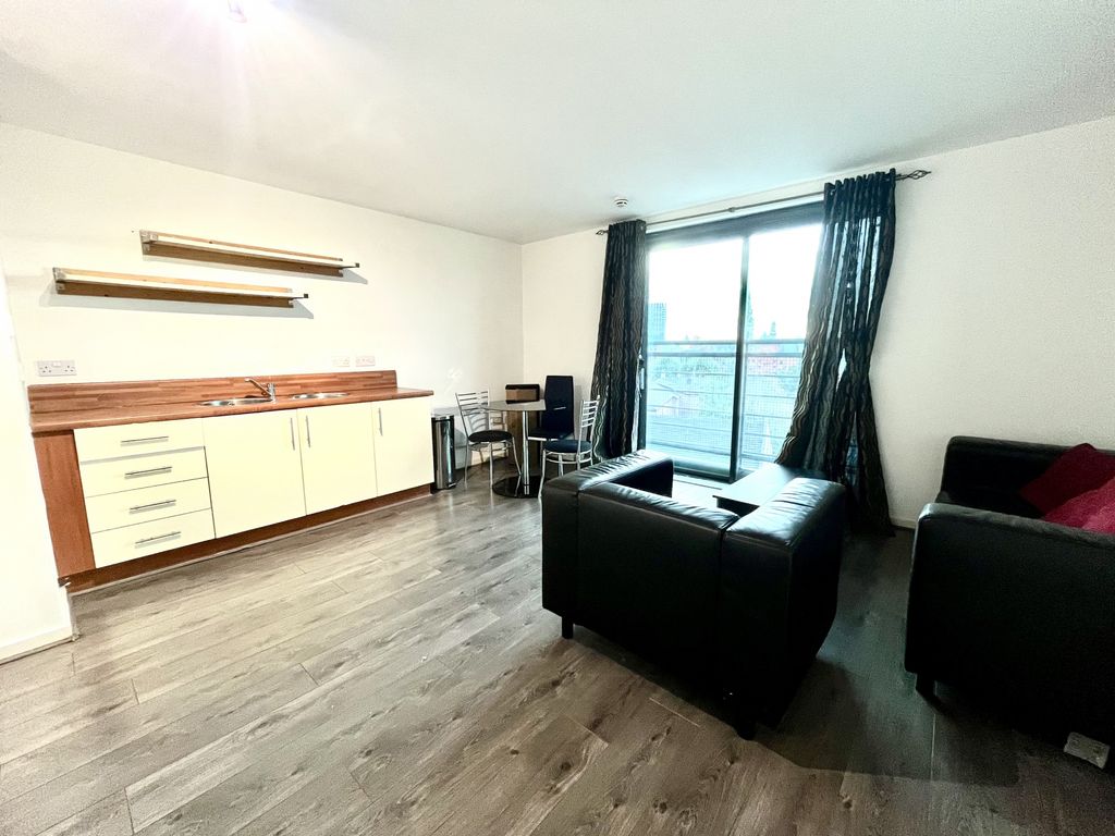 Property photo 2 of 10 Lounge