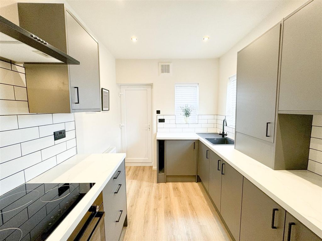 Property photo 2 of 8 Kitchen 2.Jpg