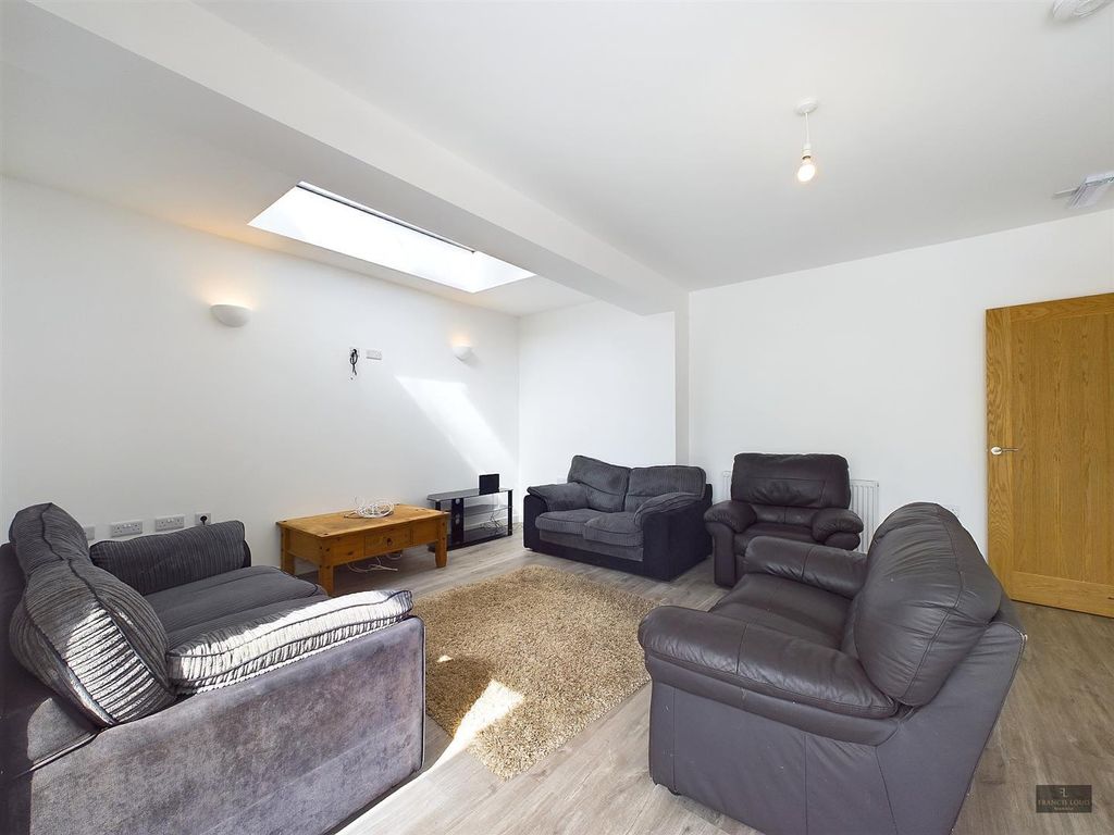 Property photo 2 of 8 57 5.Jpg