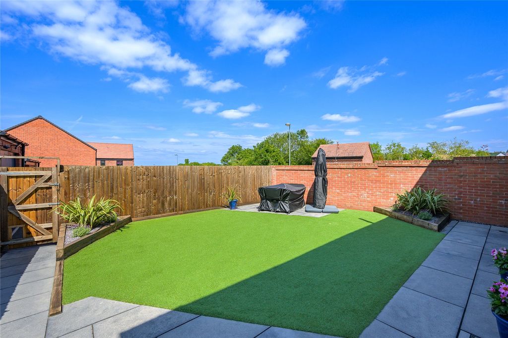 Property photo 2 of 39 Picture No. 25