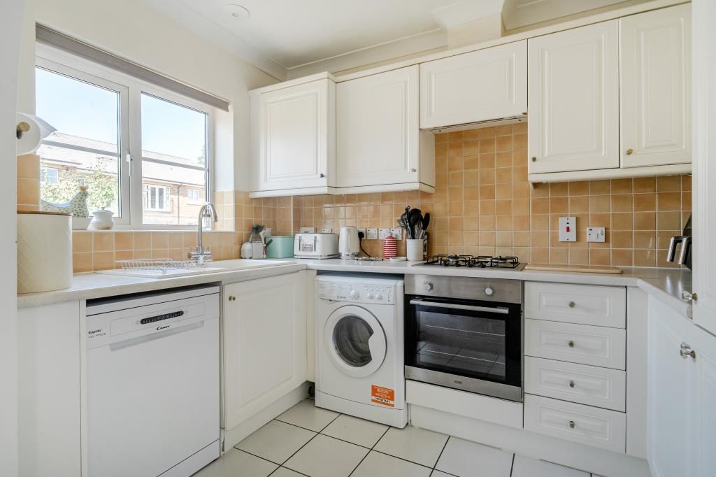 Property photo 3 of 21 Kitchen