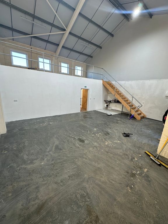 Property photo 2 of 25