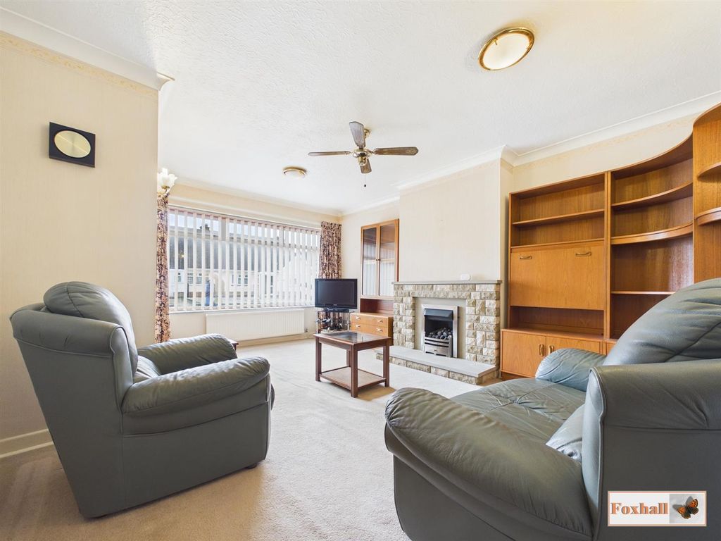 Property photo 2 of 22 Lounge