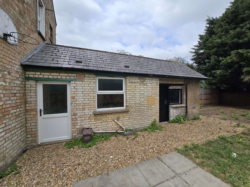 Property photo 3 of 19 Gallery