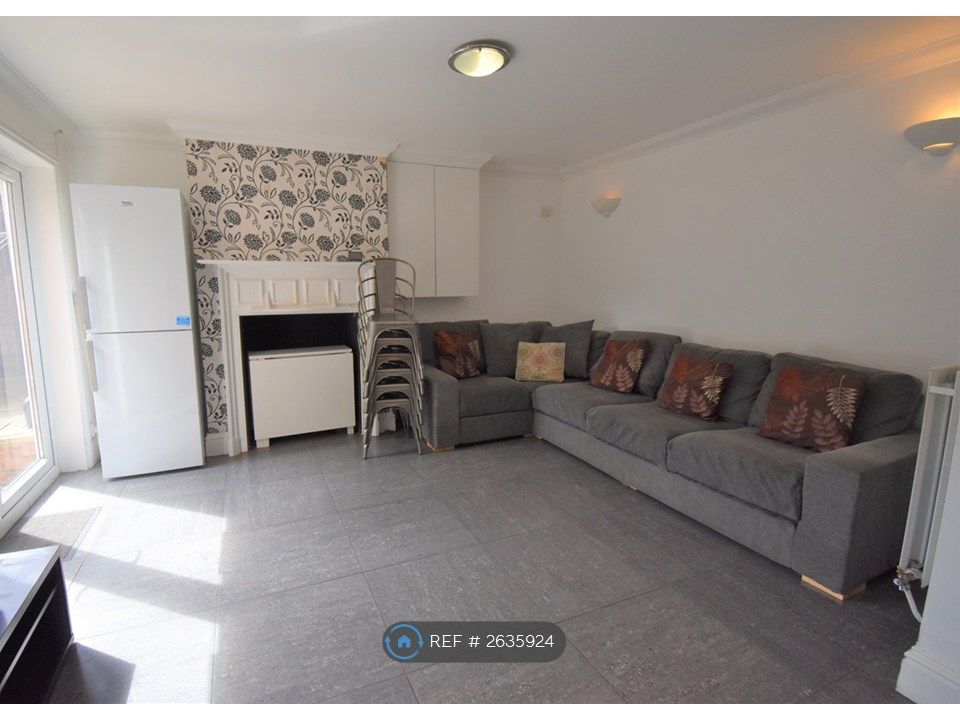 Property photo 2 of 14 Lounge