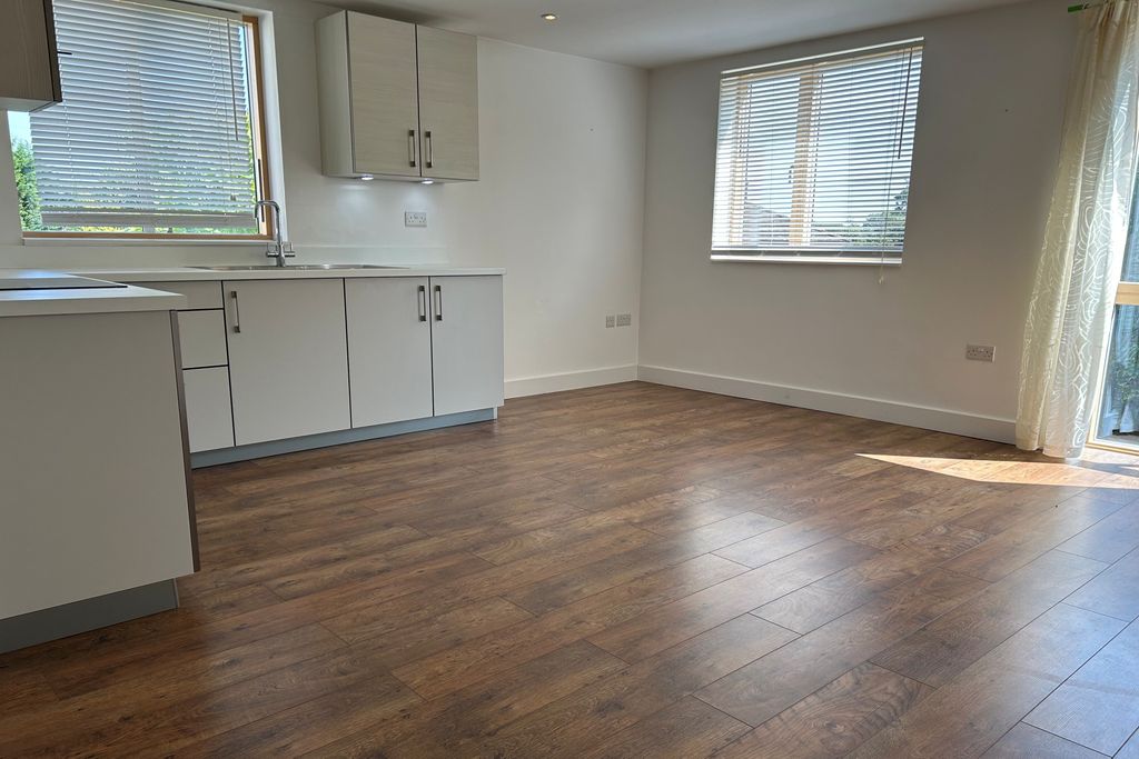 Property photo 3 of 7 15 Newhaven, Drakes Drive, Stevenage, Sg2 0Ey