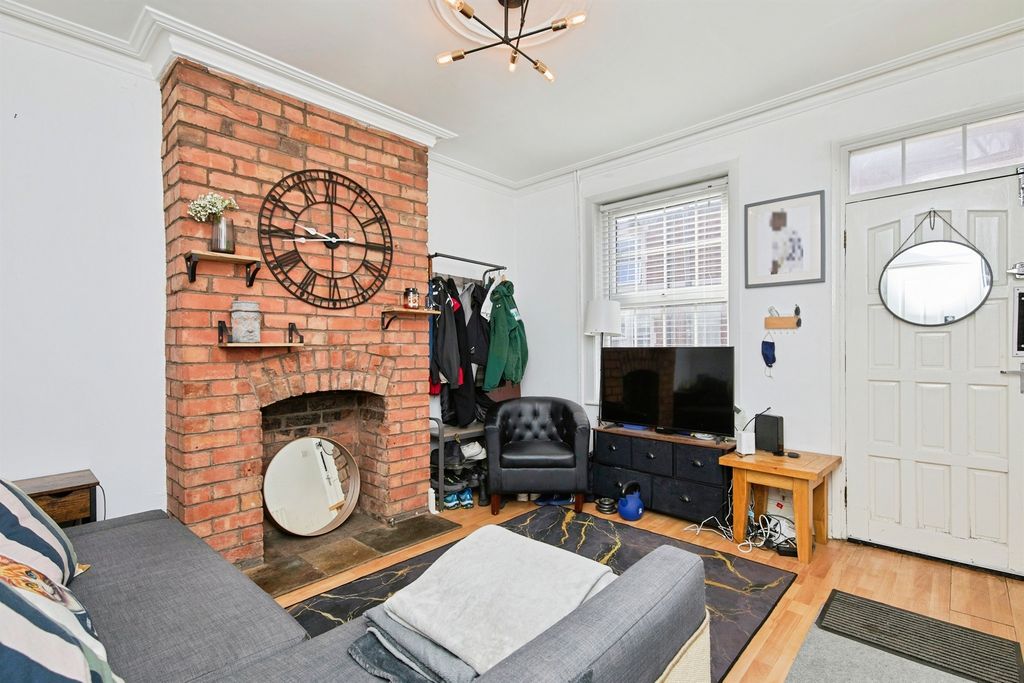 Property photo 2 of 17