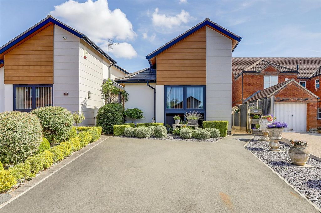 Property photo 1 of 31