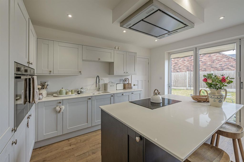 Property photo 3 of 26