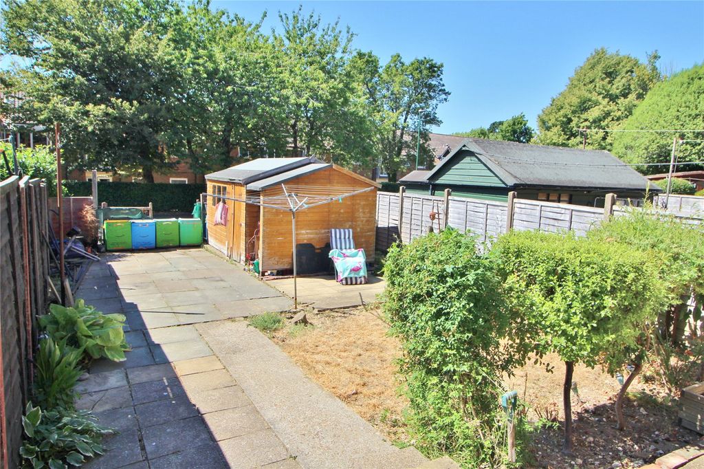 Property photo 2 of 9 Picture No. 31