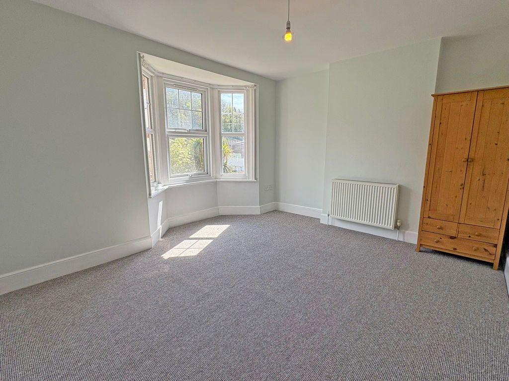 Property photo 2 of 8 Photo 5