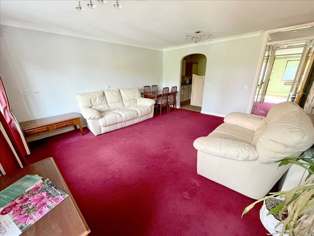 Property photo 2 of 7 Lounge/Dining Room