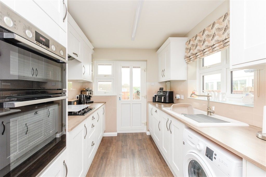 Property photo 2 of 13 Kitchen