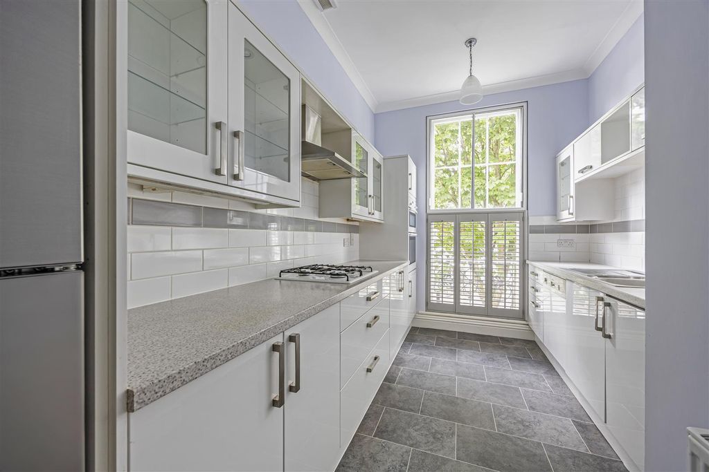 Additional image 4 of 3 bed flat for saleThe Broadwalk, Imperial Square, Cheltenham GL50