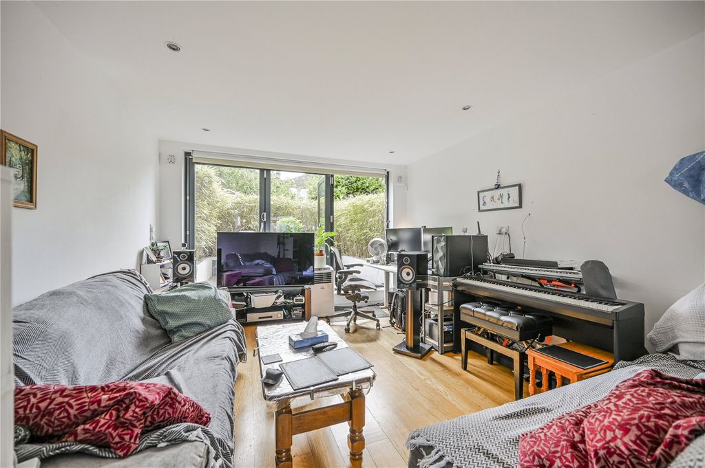 Property photo 2 of 13 Picture No. 09