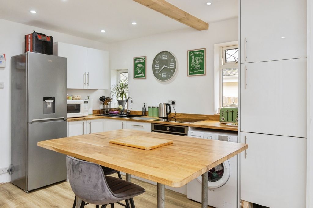 Property photo 2 of 15 Pbox-Img.Jpg