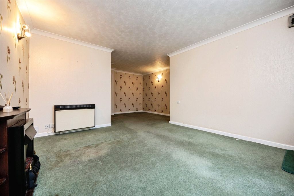 Property photo 2 of 10 Lounge