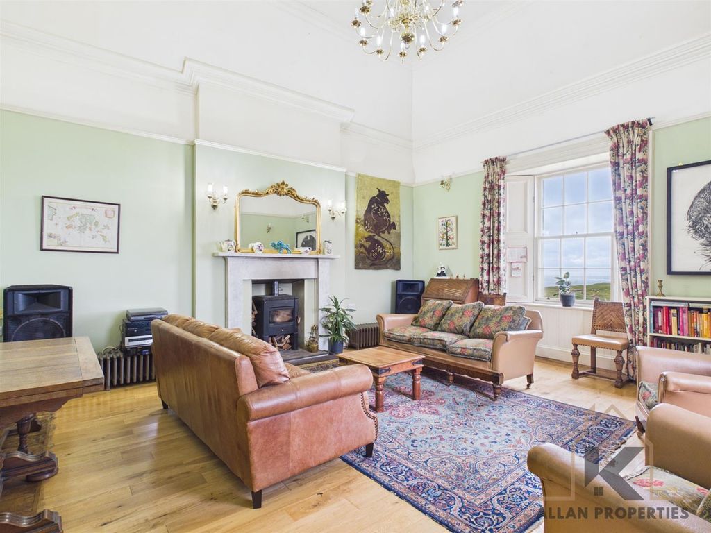 Property photo 3 of 32