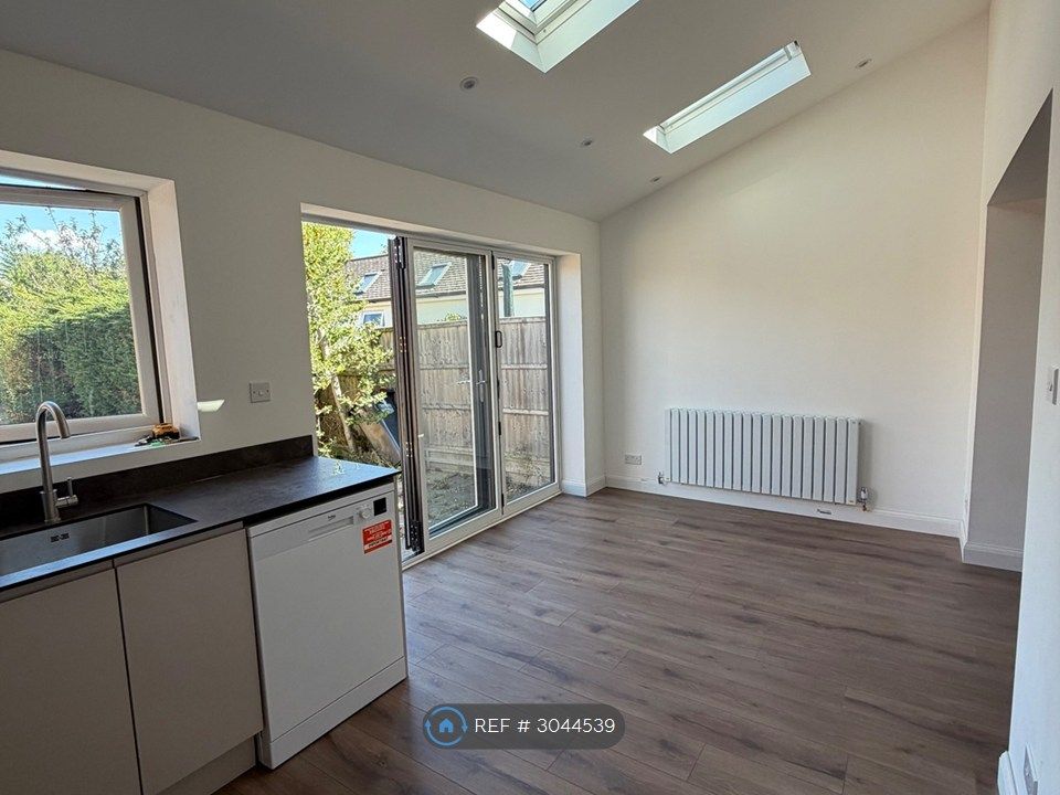Property photo 2 of 16 Kitchen