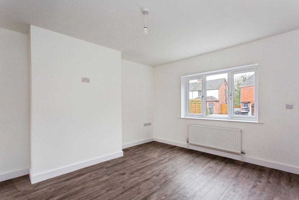 Property photo 2 of 17 Lounge