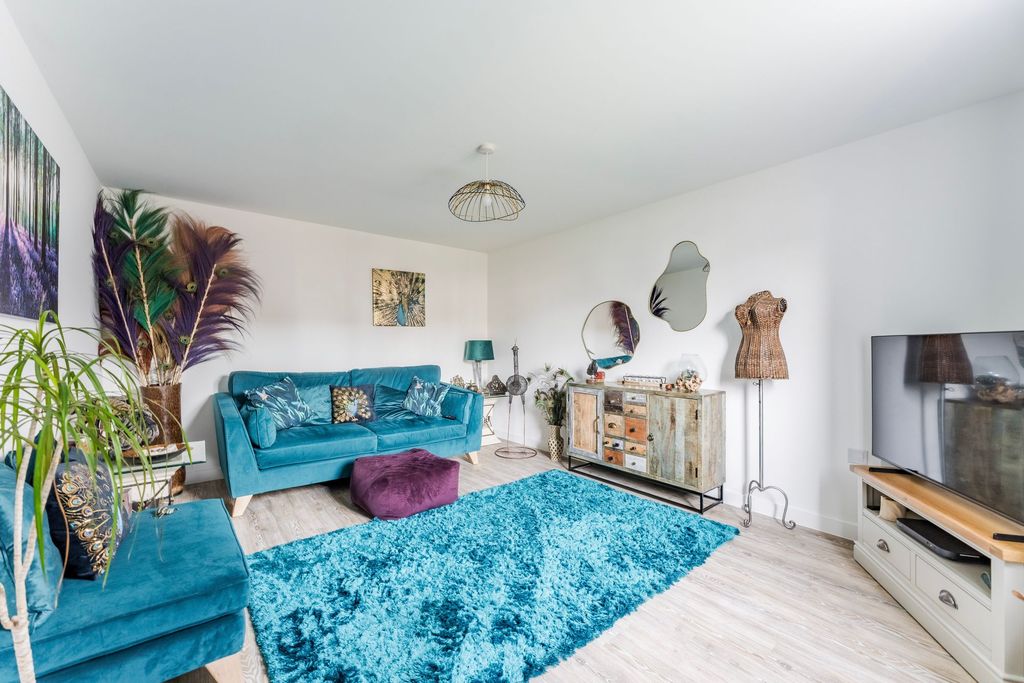 Property photo 2 of 24