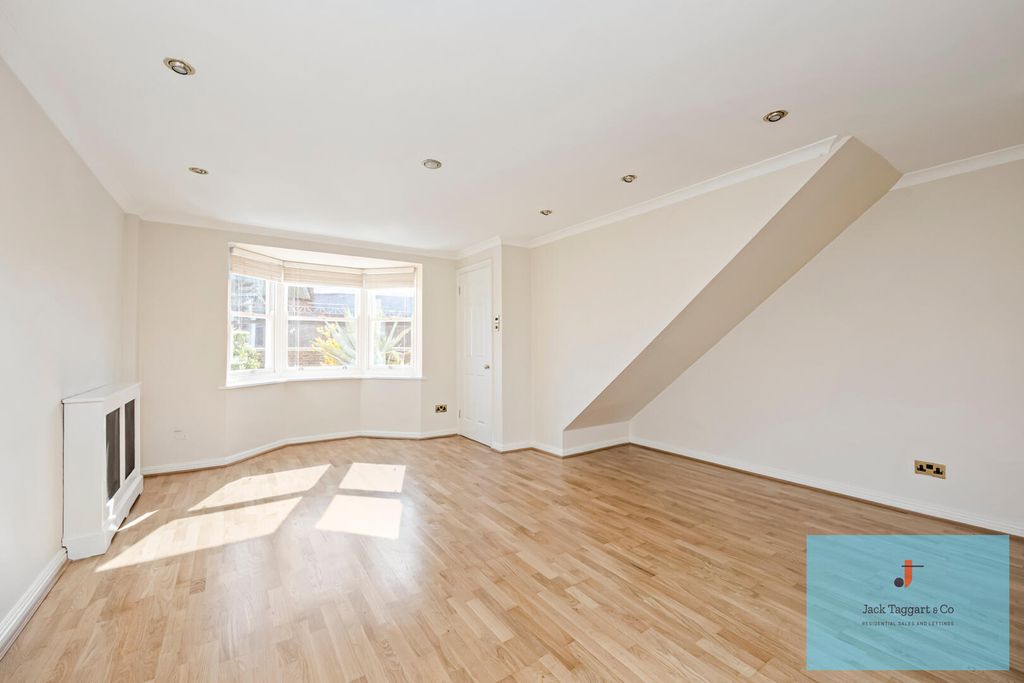 Property photo 3 of 16 Living Room