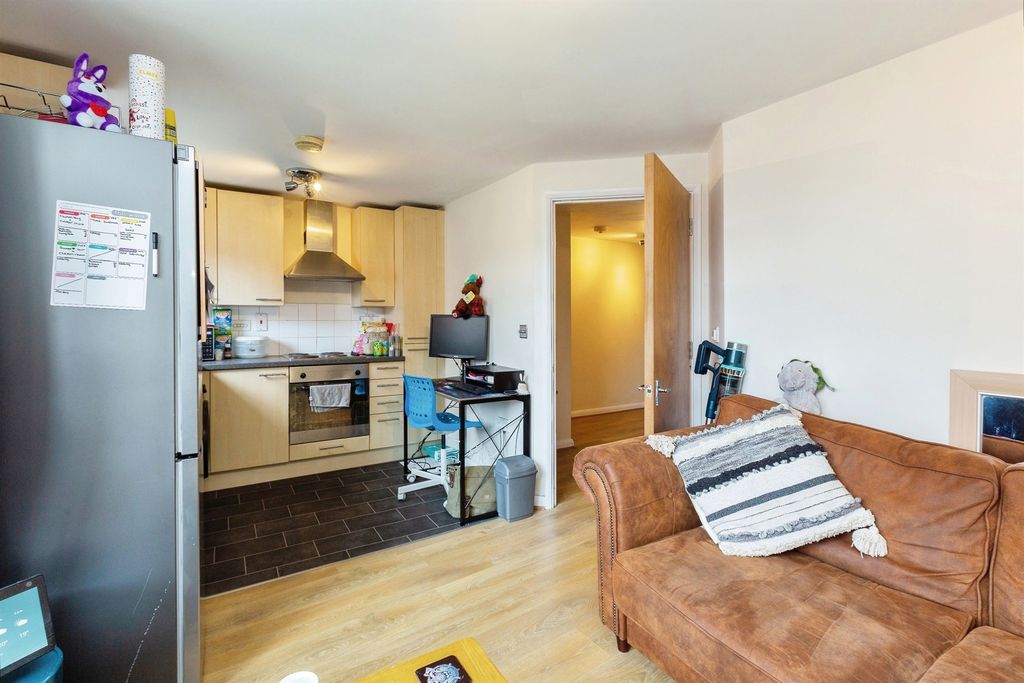 Property photo 2 of 10