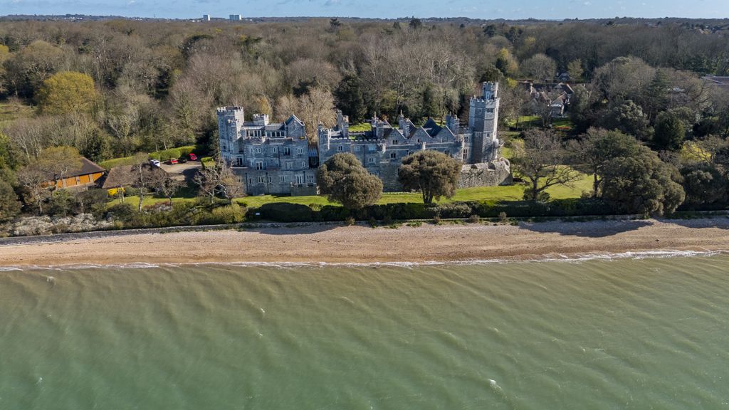 Property photo 2 of 18