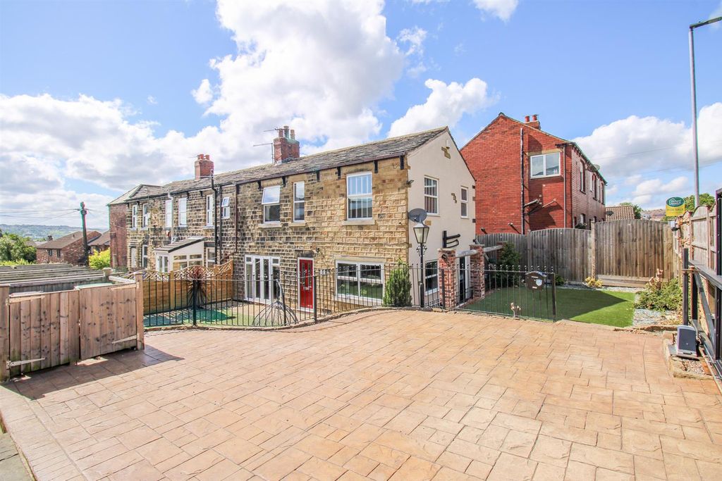 Property photo 1 of 18